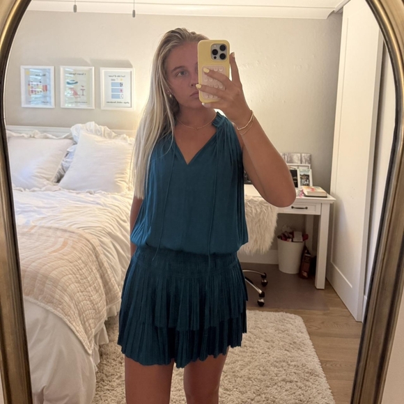 Teal Sleeveless Pleated Dress - Picture 1 of 3